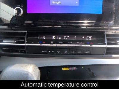 2025 Toyota Sienna LE 8 Passenger