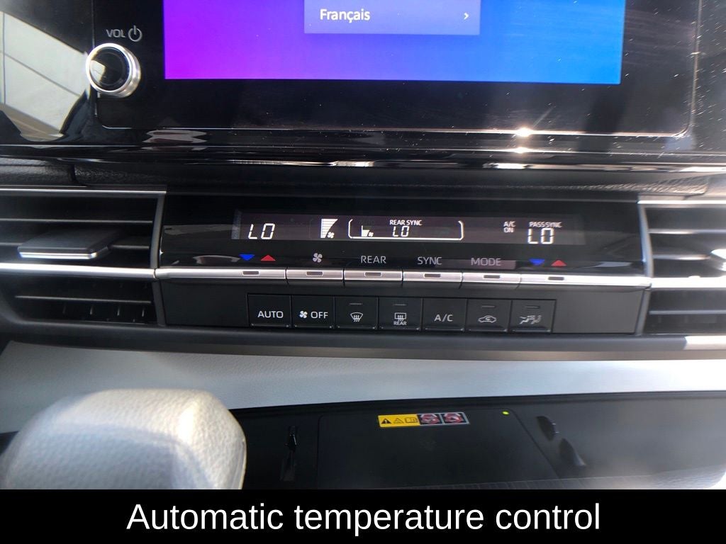 2025 Toyota Sienna LE 8 Passenger