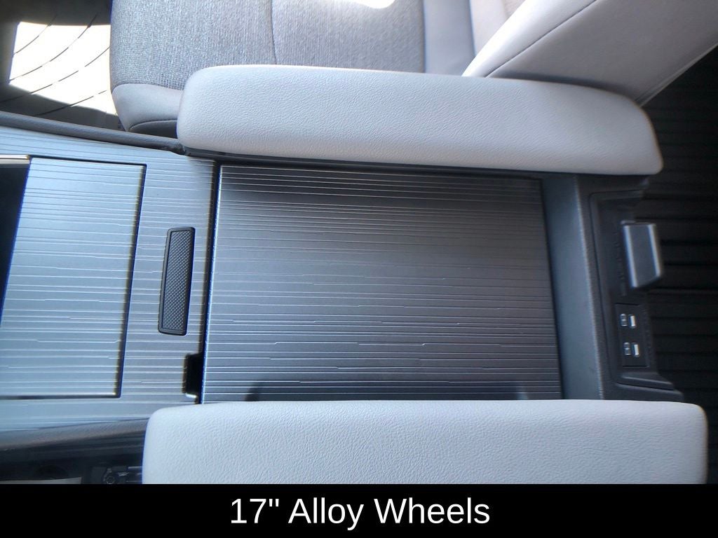2025 Toyota Sienna LE 8 Passenger
