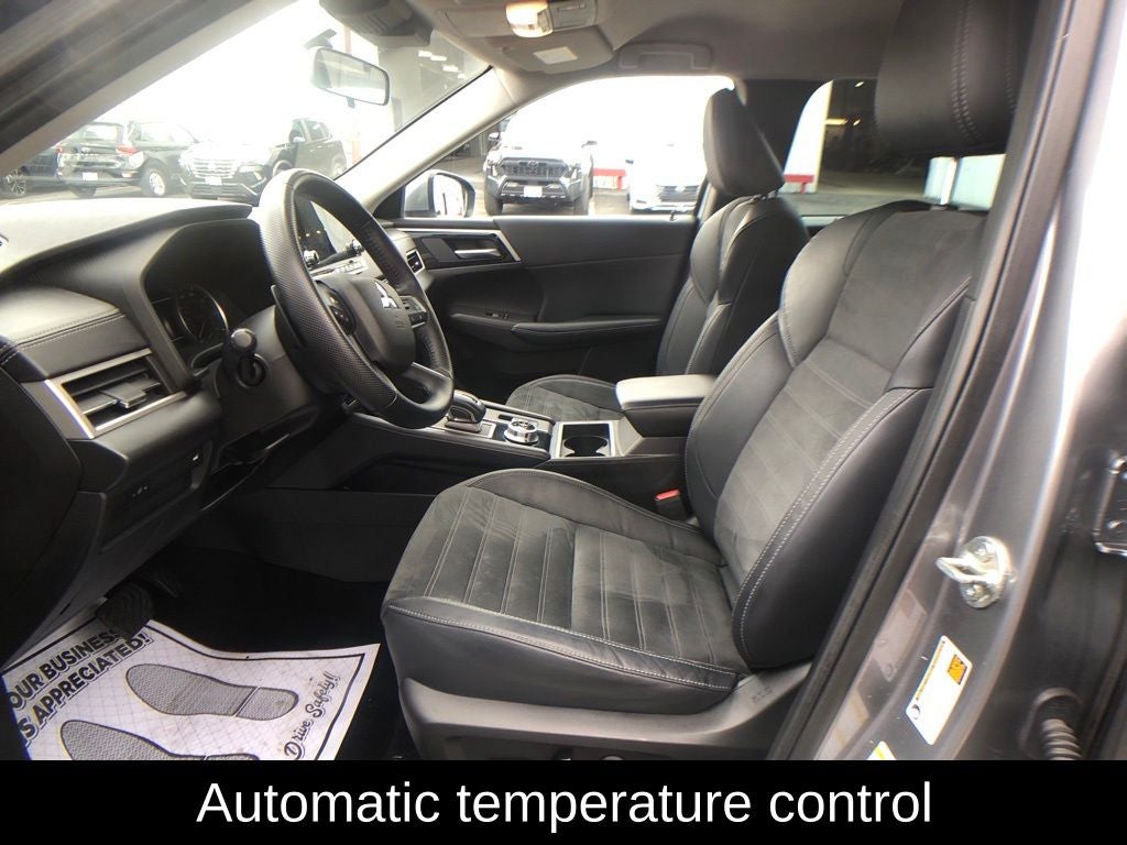 2022 Mitsubishi Outlander SE
