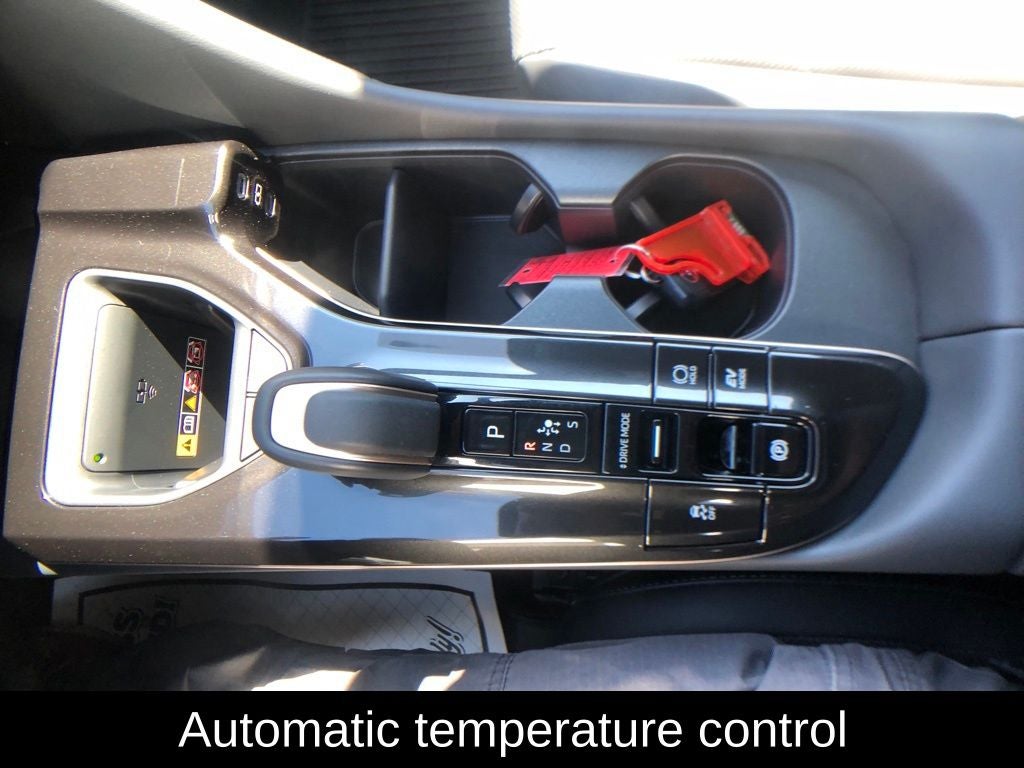 2025 Toyota Crown Signia XLE