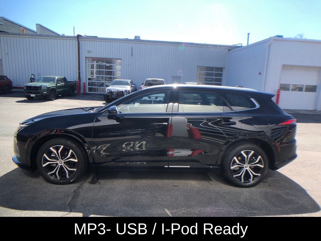 2025 Toyota Crown Signia XLE