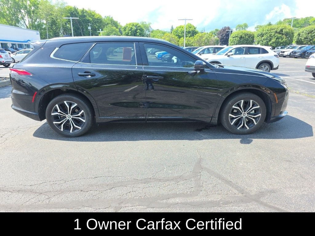 2025 Toyota Crown Signia XLE