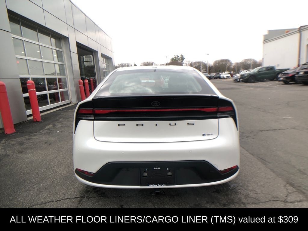 2025 Toyota Prius LE