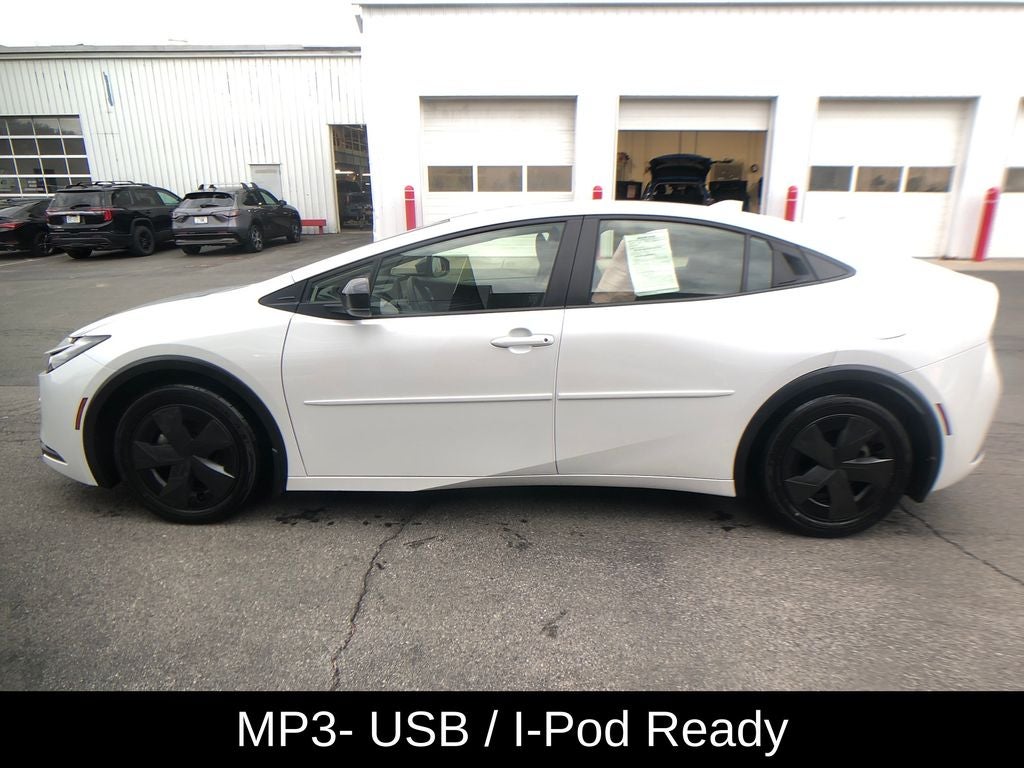 2025 Toyota Prius LE