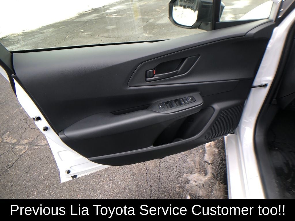 2025 Toyota Prius Plug-In Hybrid SE