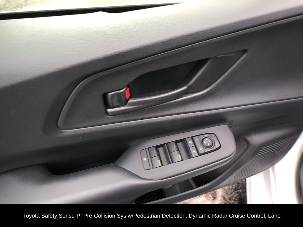 2025 Toyota Prius Plug-In Hybrid SE