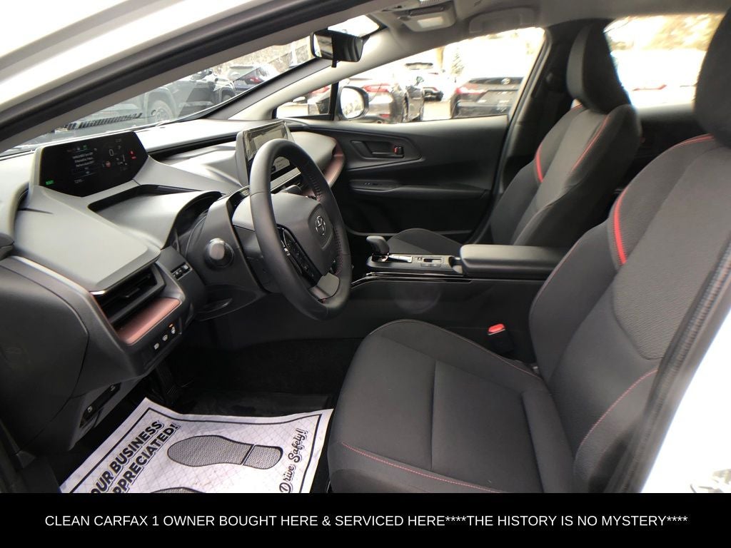 2025 Toyota Prius Plug-In Hybrid SE