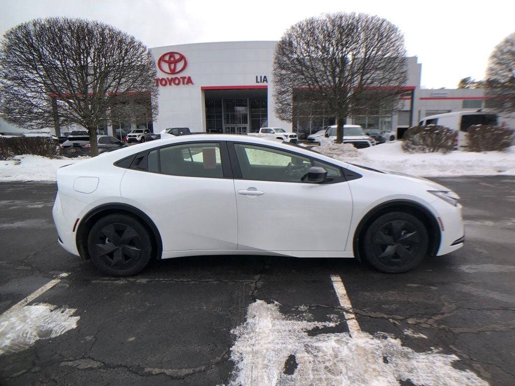 2025 Toyota Prius Plug-In Hybrid SE