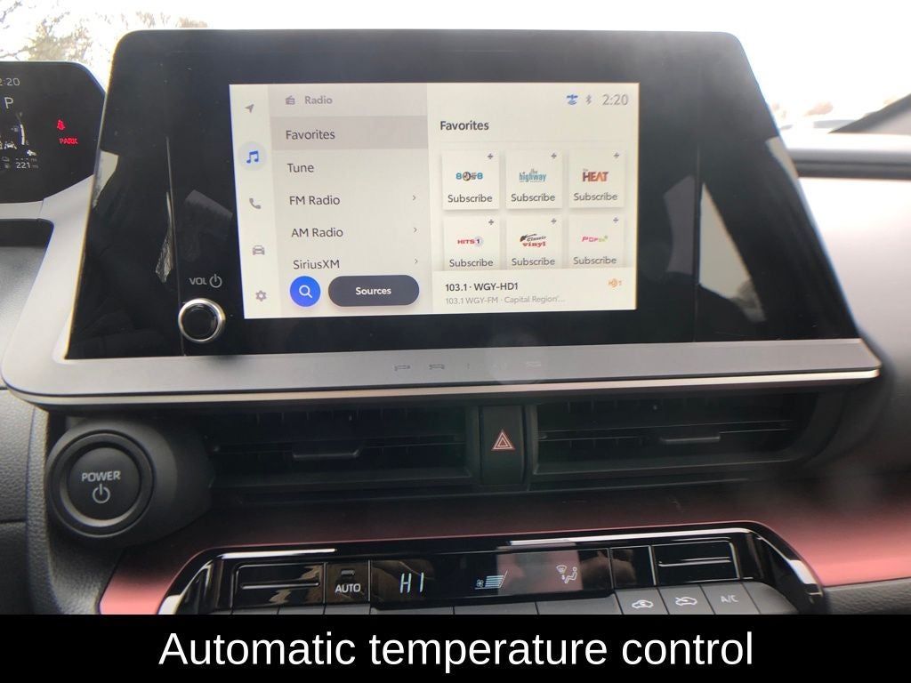 2025 Toyota Prius Plug-In Hybrid SE