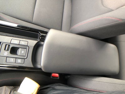 2025 Toyota Prius Plug-In Hybrid SE