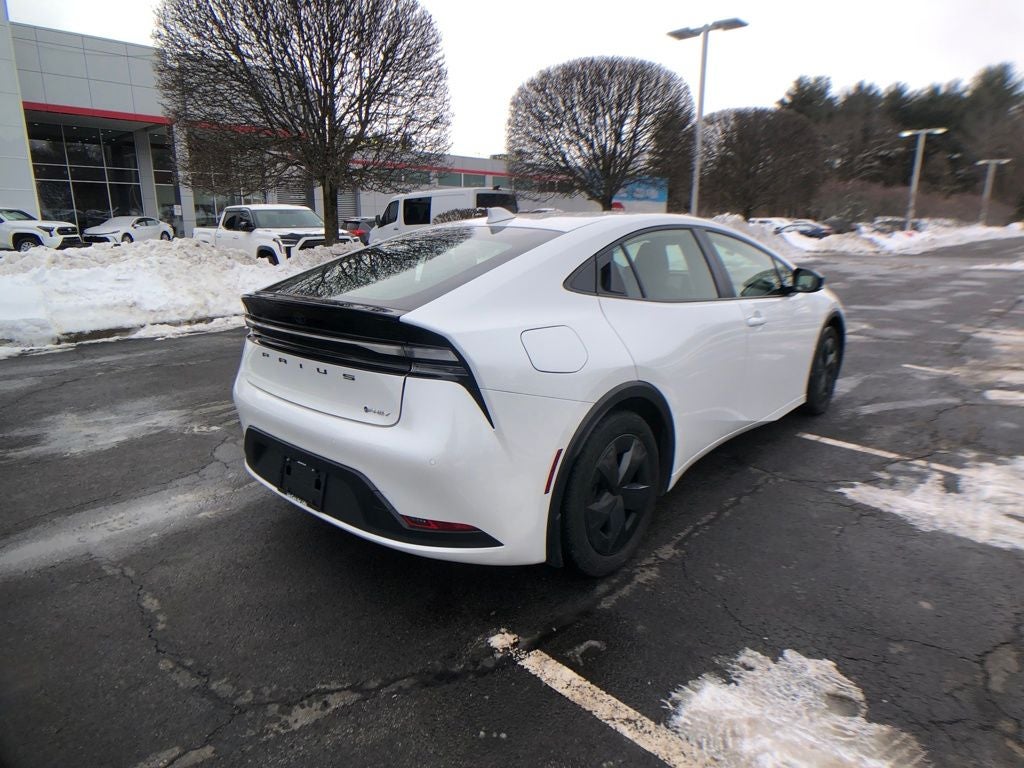 2025 Toyota Prius Plug-In Hybrid SE