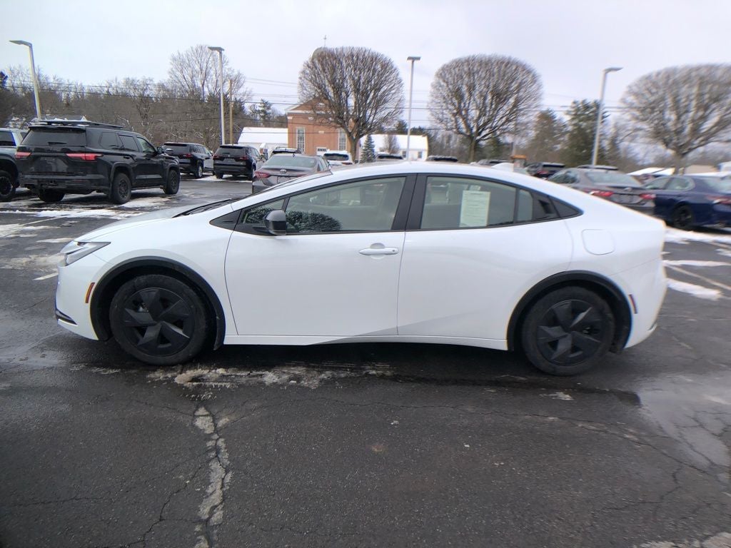 2025 Toyota Prius Plug-In Hybrid SE