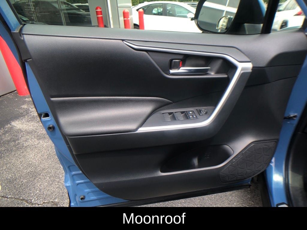 2023 Toyota RAV4 Hybrid SE