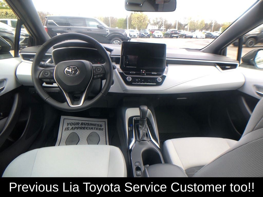 2025 Toyota Corolla Hatchback SE