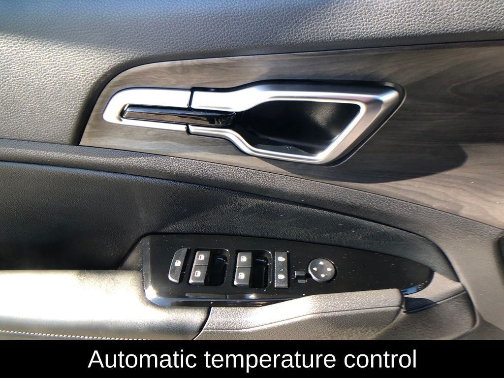 2025 Kia Sportage Plug-In Hybrid X-Line