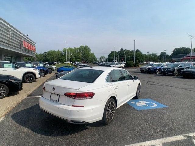 2022 Volkswagen Passat 2.0T Limited Edition