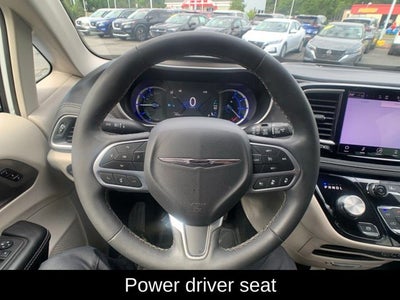 2023 Chrysler Pacifica Hybrid Touring L