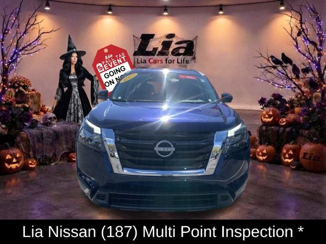 2025 Nissan Pathfinder SV