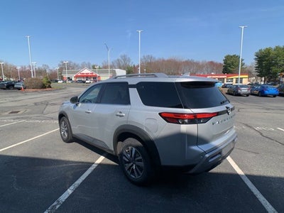 2025 Nissan Pathfinder SL