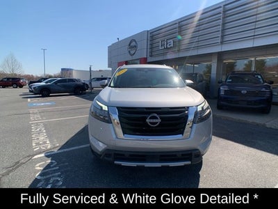 2025 Nissan Pathfinder SL