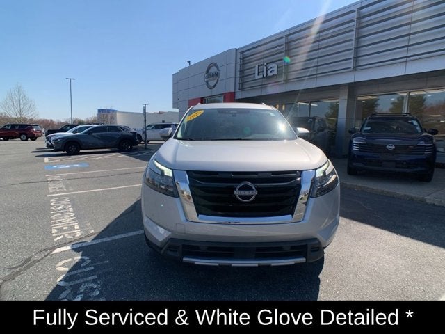 2025 Nissan Pathfinder SL