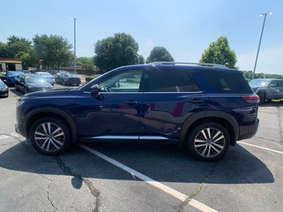 2022 Nissan Pathfinder Platinum