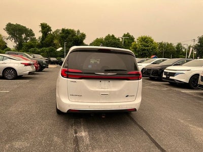 2024 Chrysler Pacifica Hybrid Select