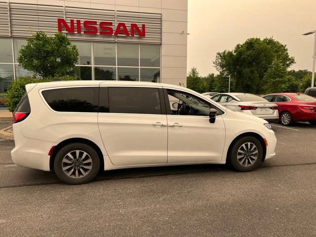 2024 Chrysler Pacifica Hybrid Select