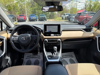 2025 Toyota RAV4 LE