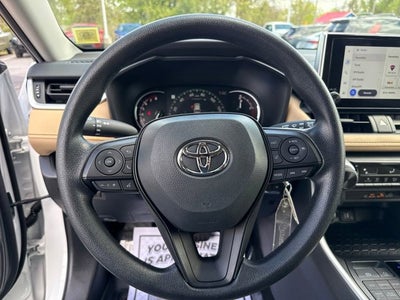 2025 Toyota RAV4 LE