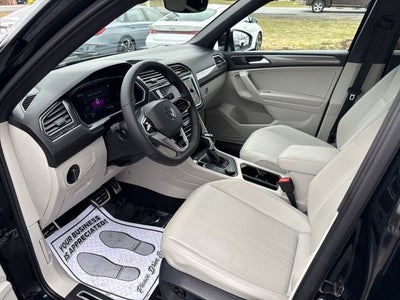 2022 Volkswagen Tiguan SE R-Line Black