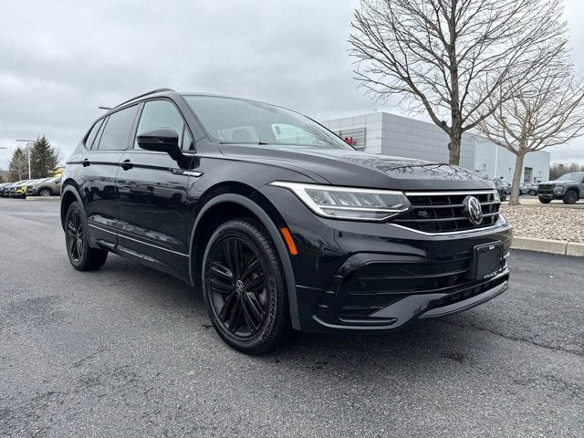 2022 Volkswagen Tiguan SE R-Line Black