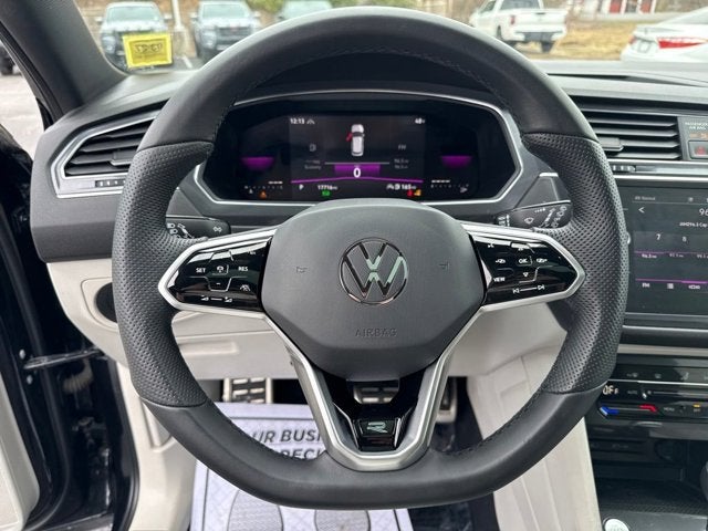 2022 Volkswagen Tiguan SE R-Line Black
