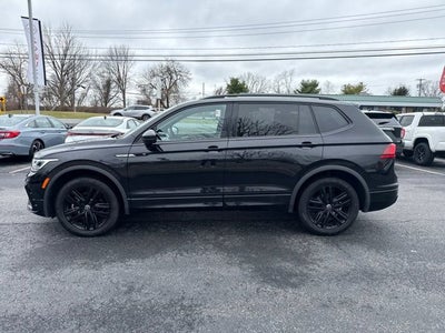 2022 Volkswagen Tiguan SE R-Line Black