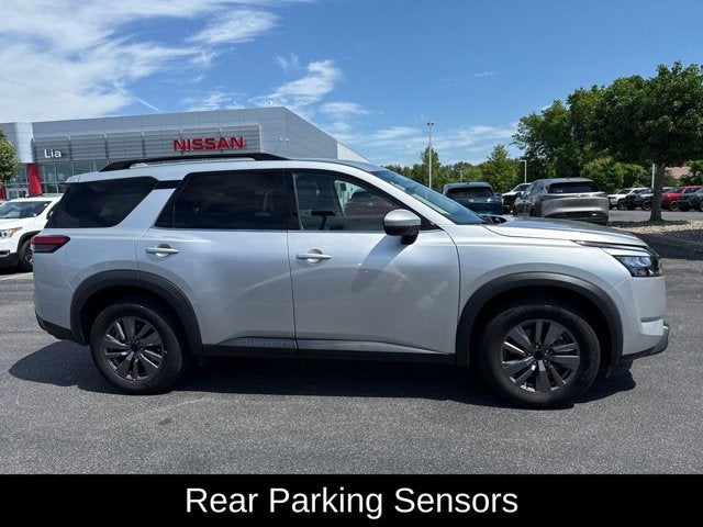 2024 Nissan Pathfinder SV