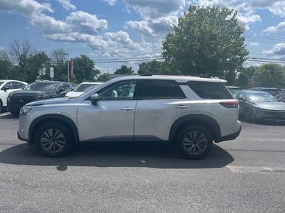 2024 Nissan Pathfinder SV