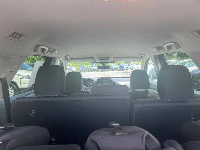 2024 Nissan Pathfinder SV