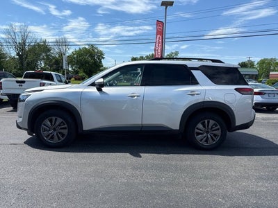 2024 Nissan Pathfinder SV