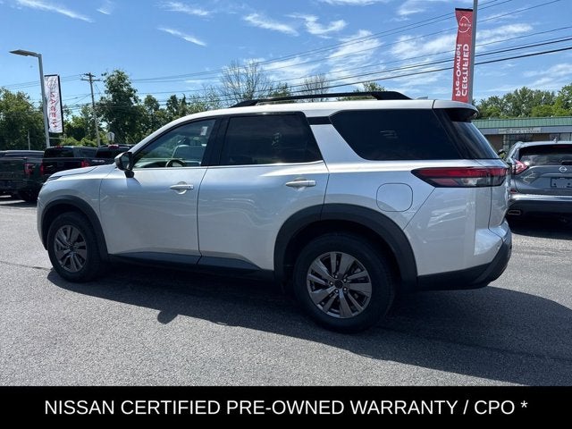2024 Nissan Pathfinder SV
