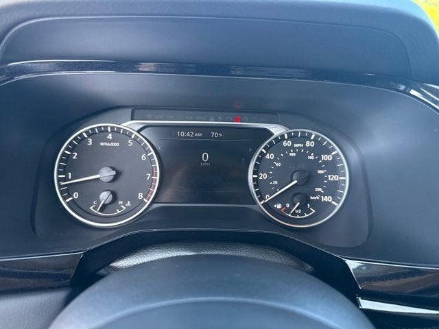 2025 Nissan Pathfinder SV