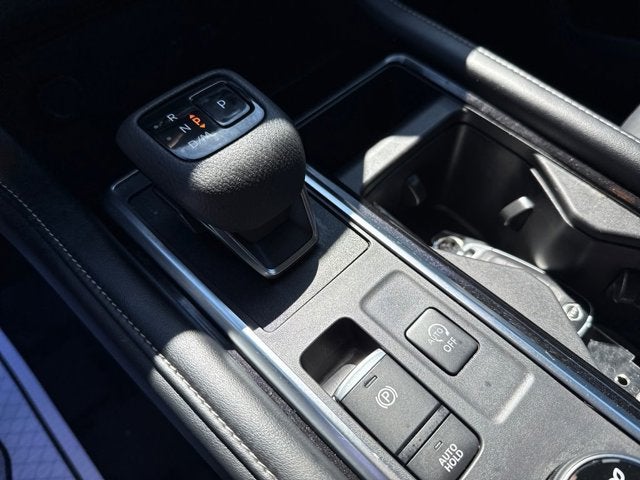 2023 Nissan Pathfinder SV