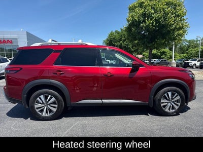 2023 Nissan Pathfinder SL