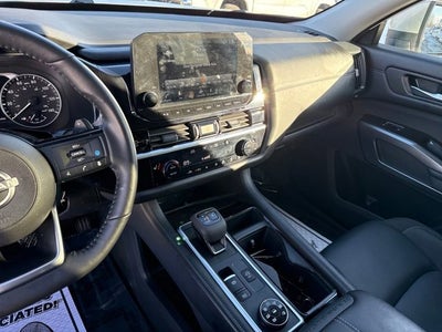 2025 Nissan Pathfinder SL