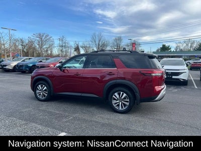 2022 Nissan Pathfinder SL