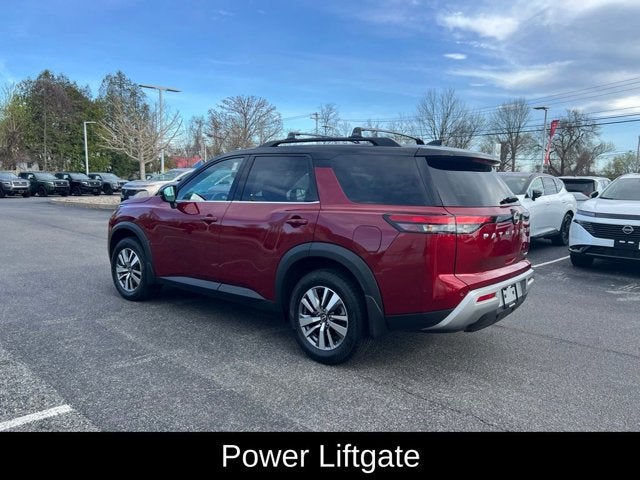2022 Nissan Pathfinder SL