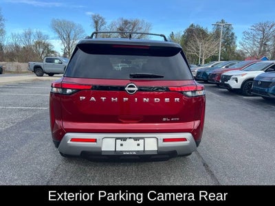 2022 Nissan Pathfinder SL