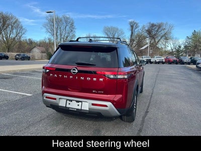 2022 Nissan Pathfinder SL