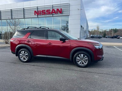 2022 Nissan Pathfinder SL