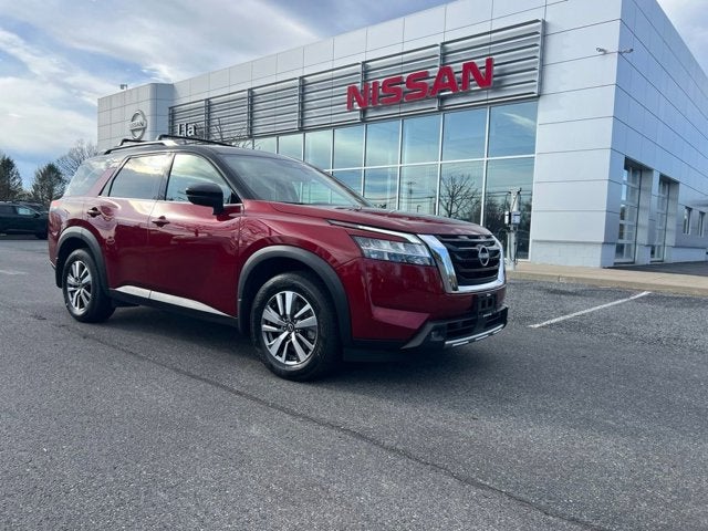 2022 Nissan Pathfinder SL